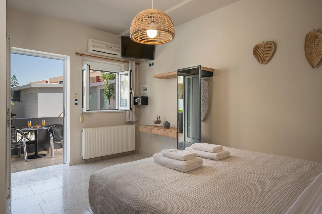 Sun Ray Studios Agia Marina  Luaran gambar