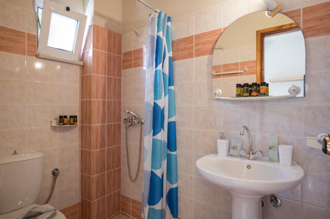 Sun Ray Studios Agia Marina  Luaran gambar